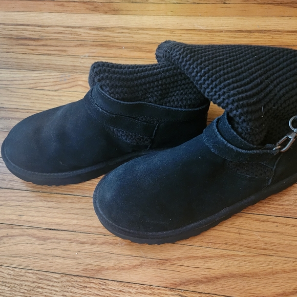 Ugg Purl Strap Boots - Picture 6 of 7